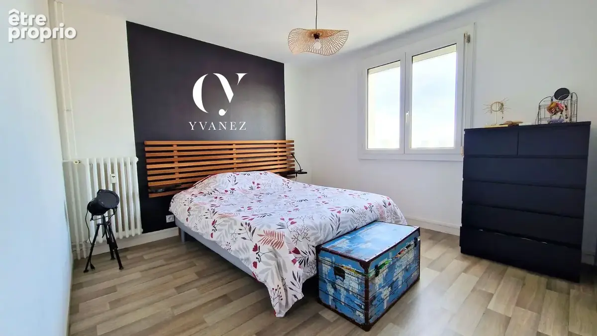 Appartement grand Type 3 rénové de 71 m2, traversant et lumineux, vue dégagée, situé quartier Sainte-Thérèse à - photo 8