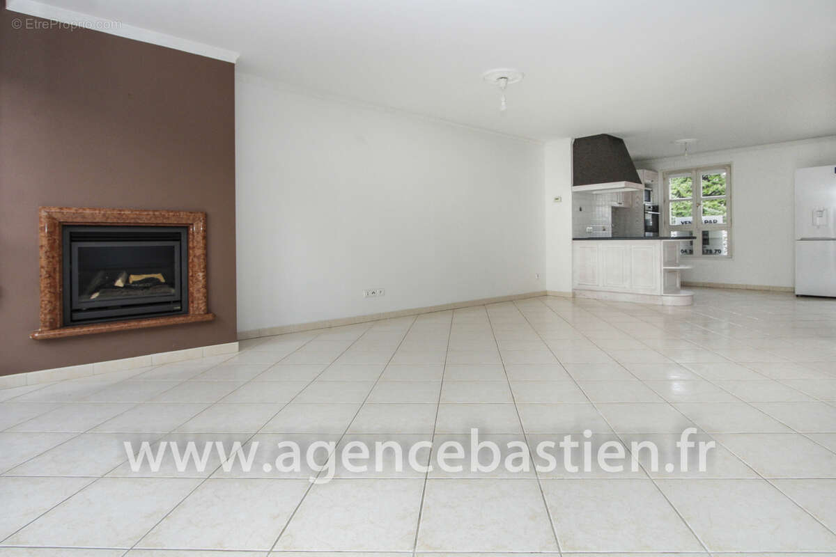 Appartement à FERNEY-VOLTAIRE