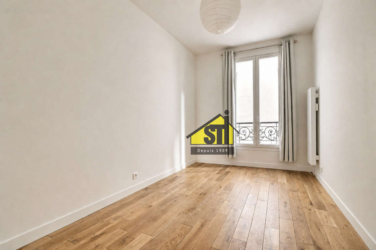 Appartement à PARIS-14E