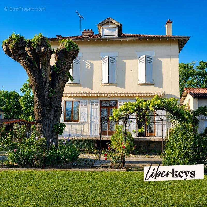 Maison de caractère avec grand jardin au cœur de Brignais - photo 3