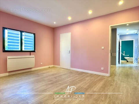 Commerce à BELLENEUVE