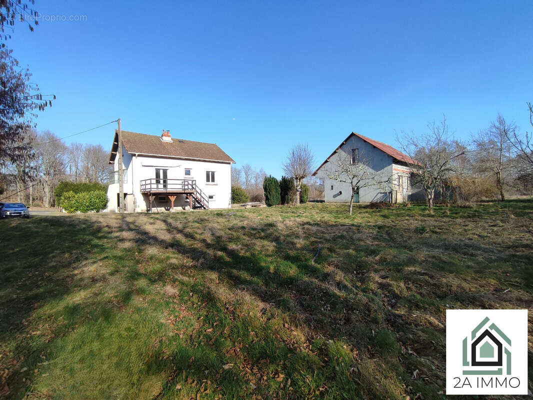 Maison à CHAPDES-BEAUFORT