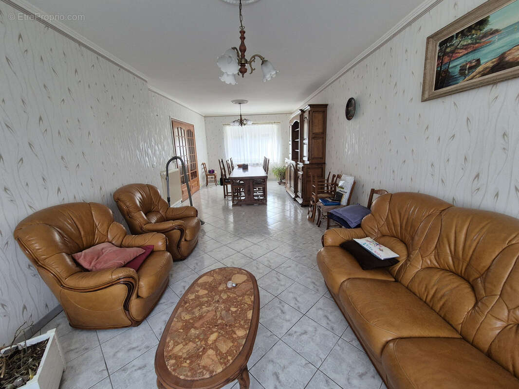 Forte baisse de prix ! corps de ferme avec maison et dépendances - photo 6