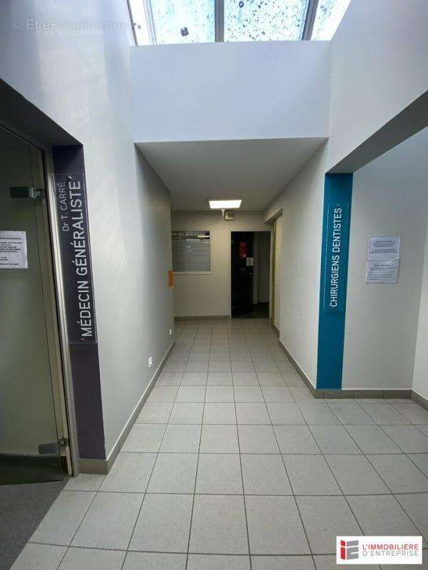 Commerce à SAINT-ERBLON