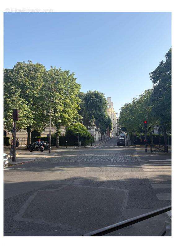 Commerce à PARIS-16E