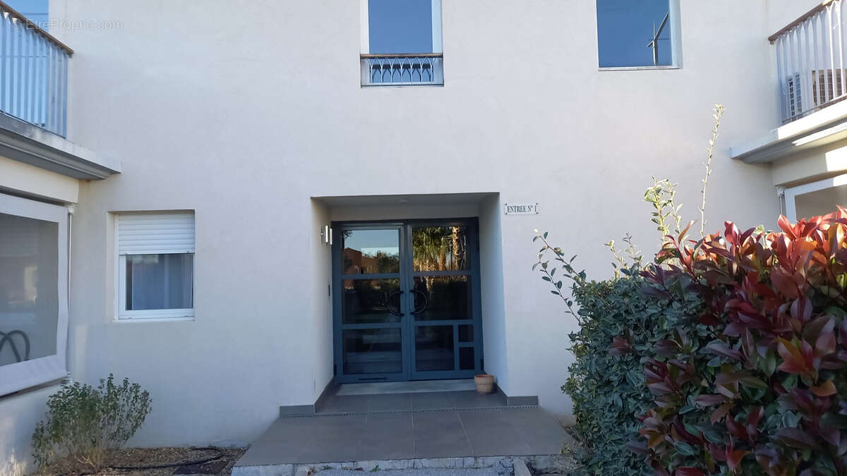 Appartement à acheter avec terrasse 2 chambres à Roquebrune-Sur-Argens - photo 2