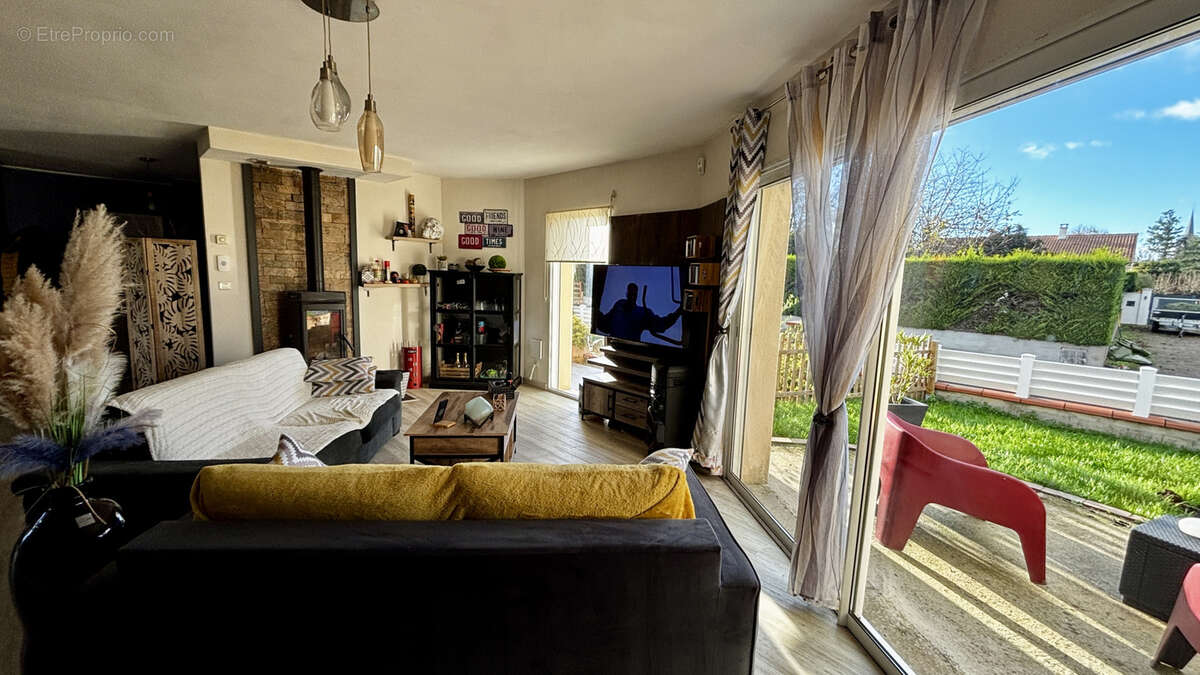 Maison à CHANTELOUP-LES-BOIS