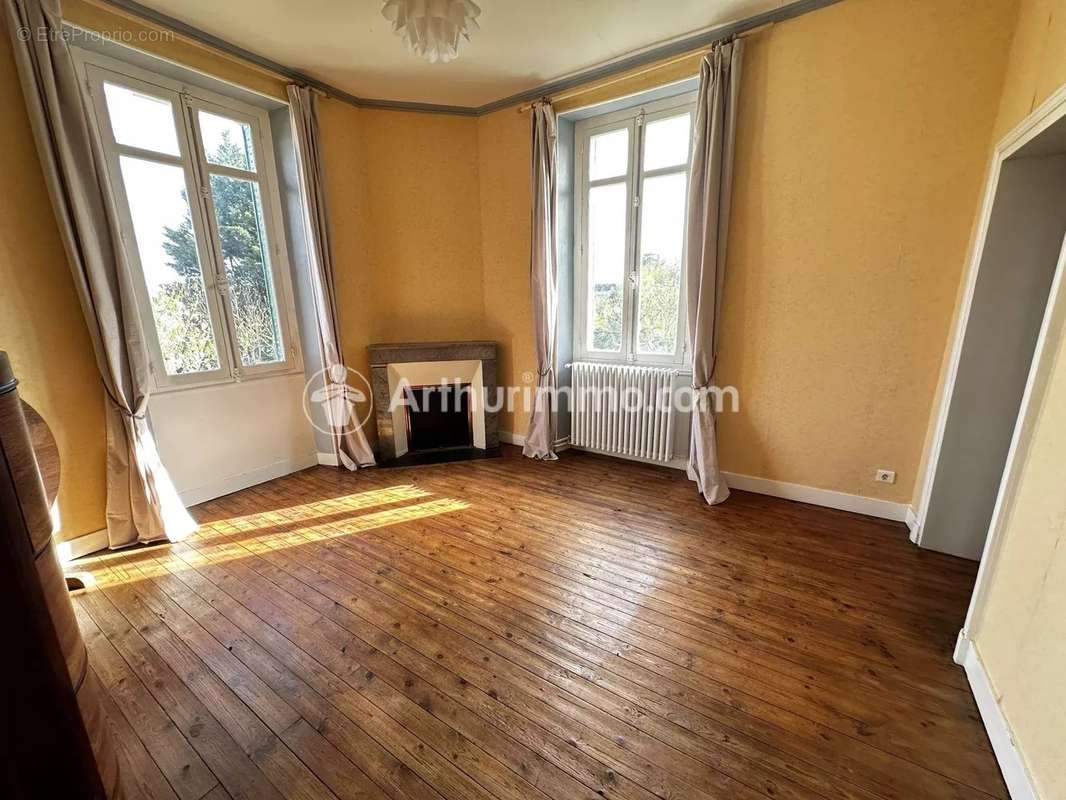 Maison à SAINT-ASTIER