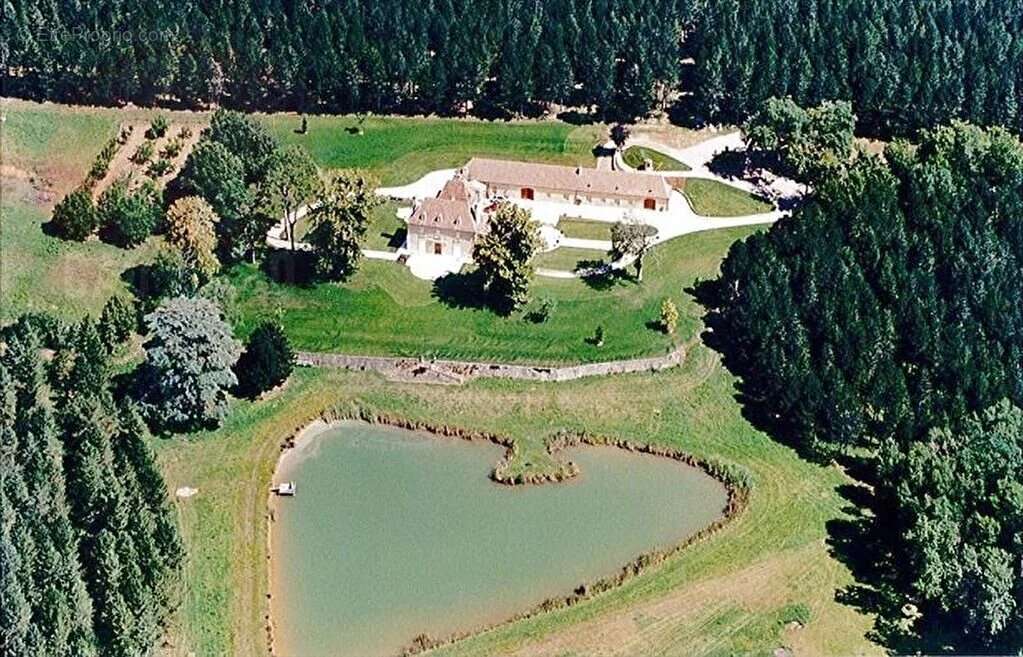Maison à PRESSIGNAC-VICQ