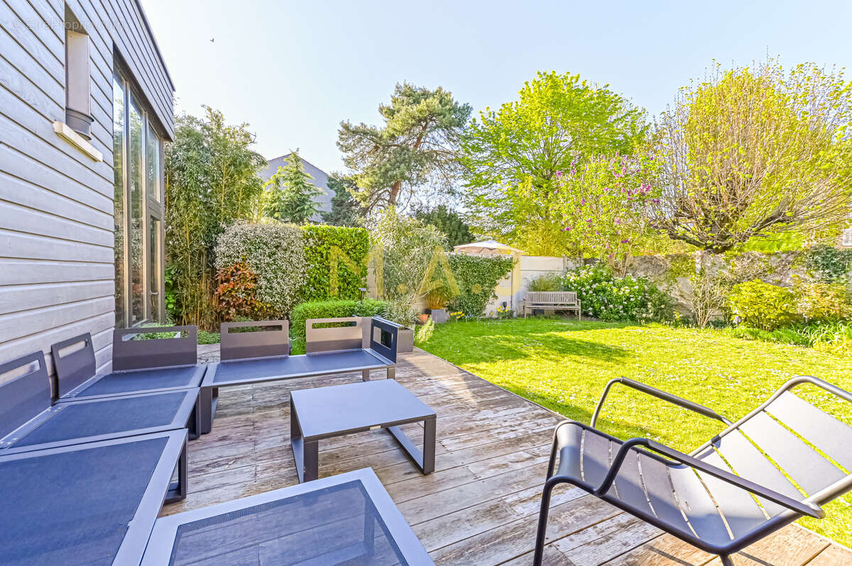 Maison à LE PERREUX-SUR-MARNE