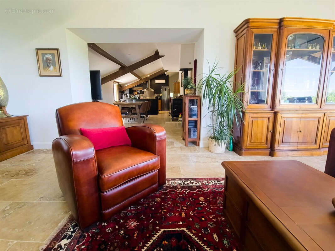 Maison à SAINTE-MAURE-DE-PEYRIAC