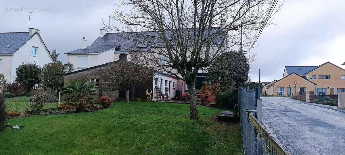 Maison à CLEGUEREC