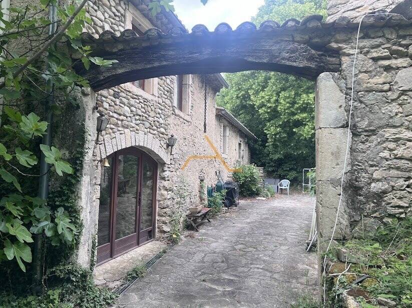 Maison à LA BEGUDE-DE-MAZENC