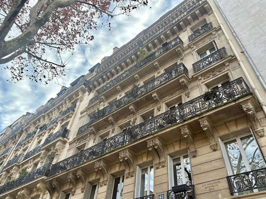 Appartement à PARIS-15E