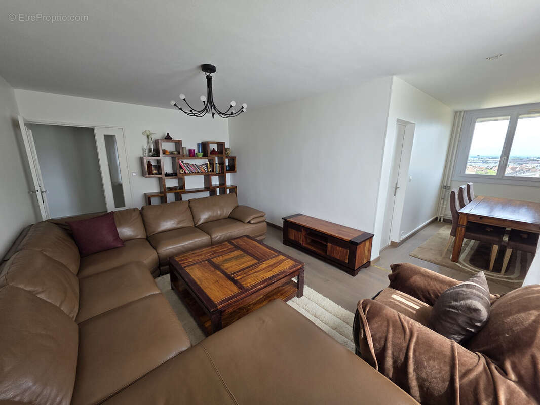 Appartement à CHENOVE