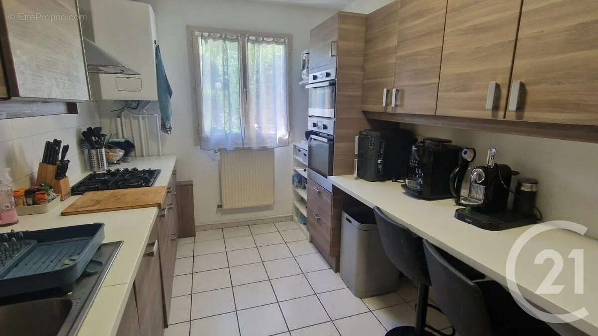 Appartement 84 m² à Jassans-Riottier  - photo 4