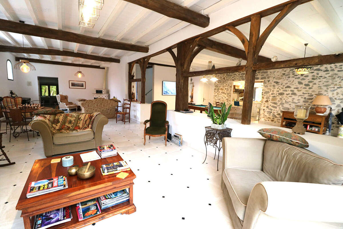 Maison à SAINT-MARTIN-DE-HINX