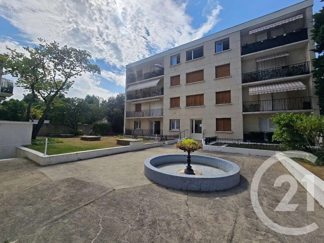 Appartement à SAINT-MAUR-DES-FOSSES