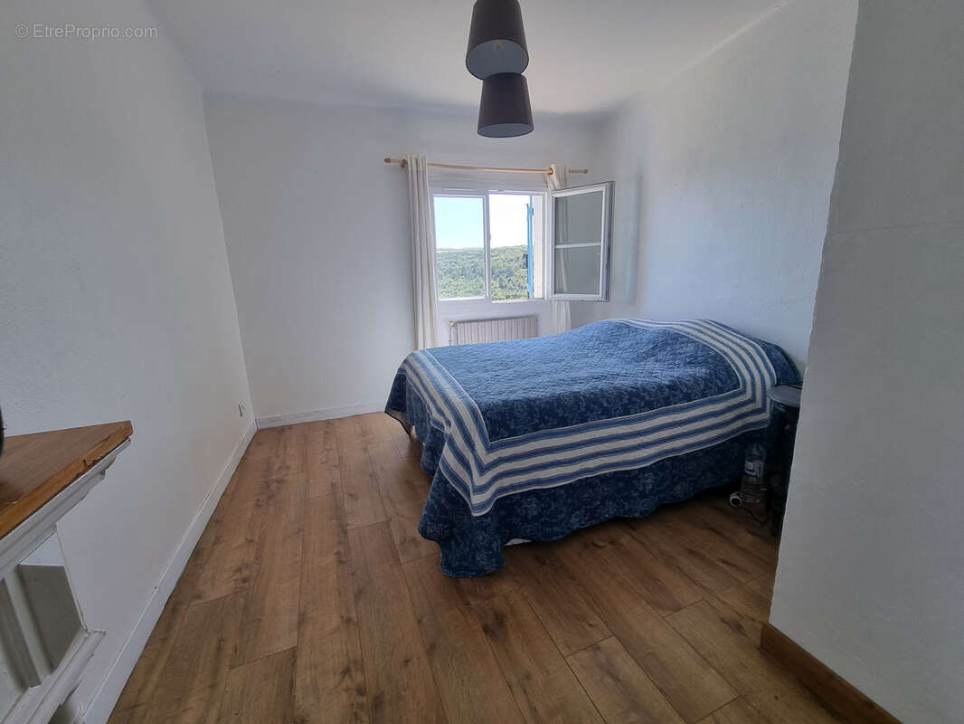 Maison à ARTIGNOSC-SUR-VERDON