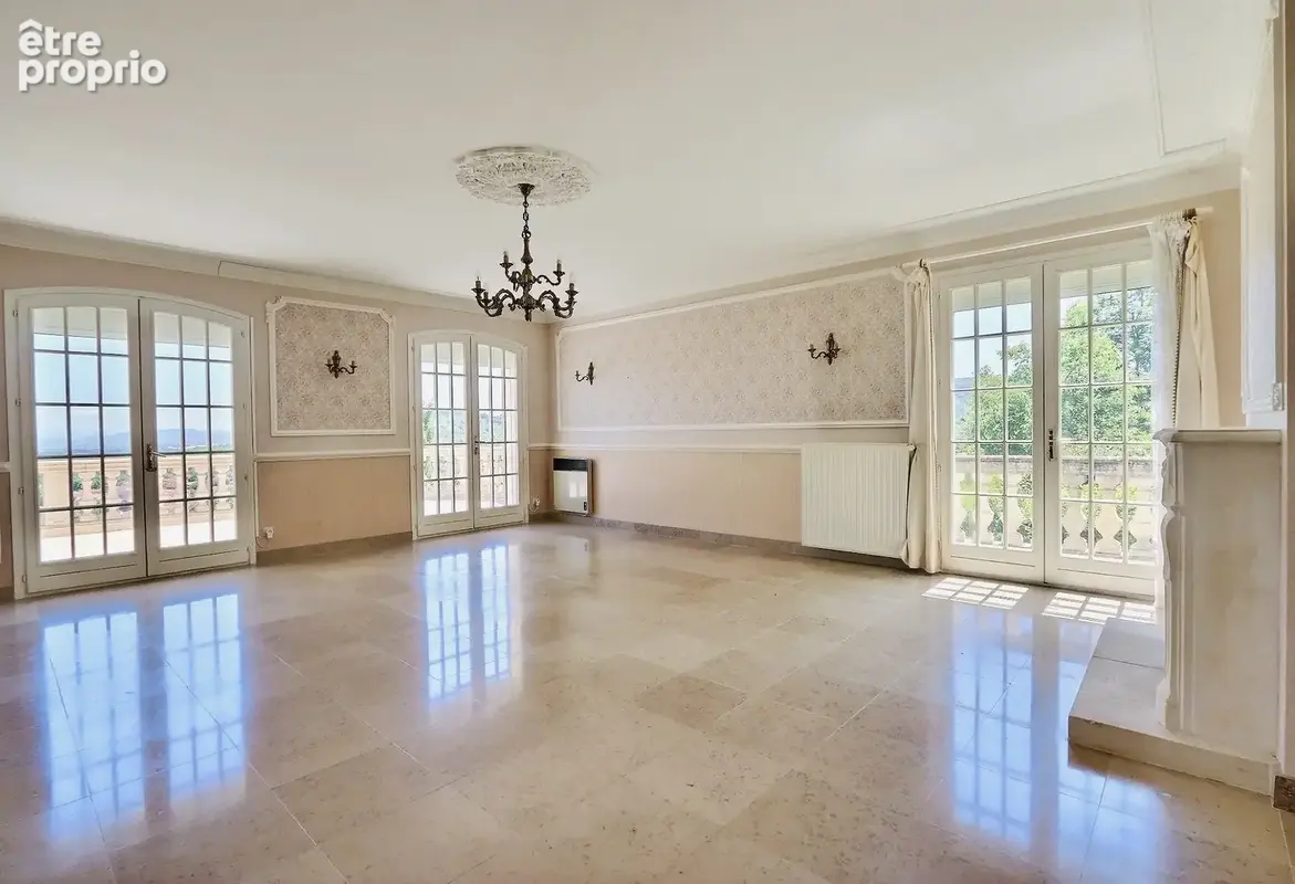 Maison 10 pièces 350 m² à vendre à Blanzat (63112) - photo 5