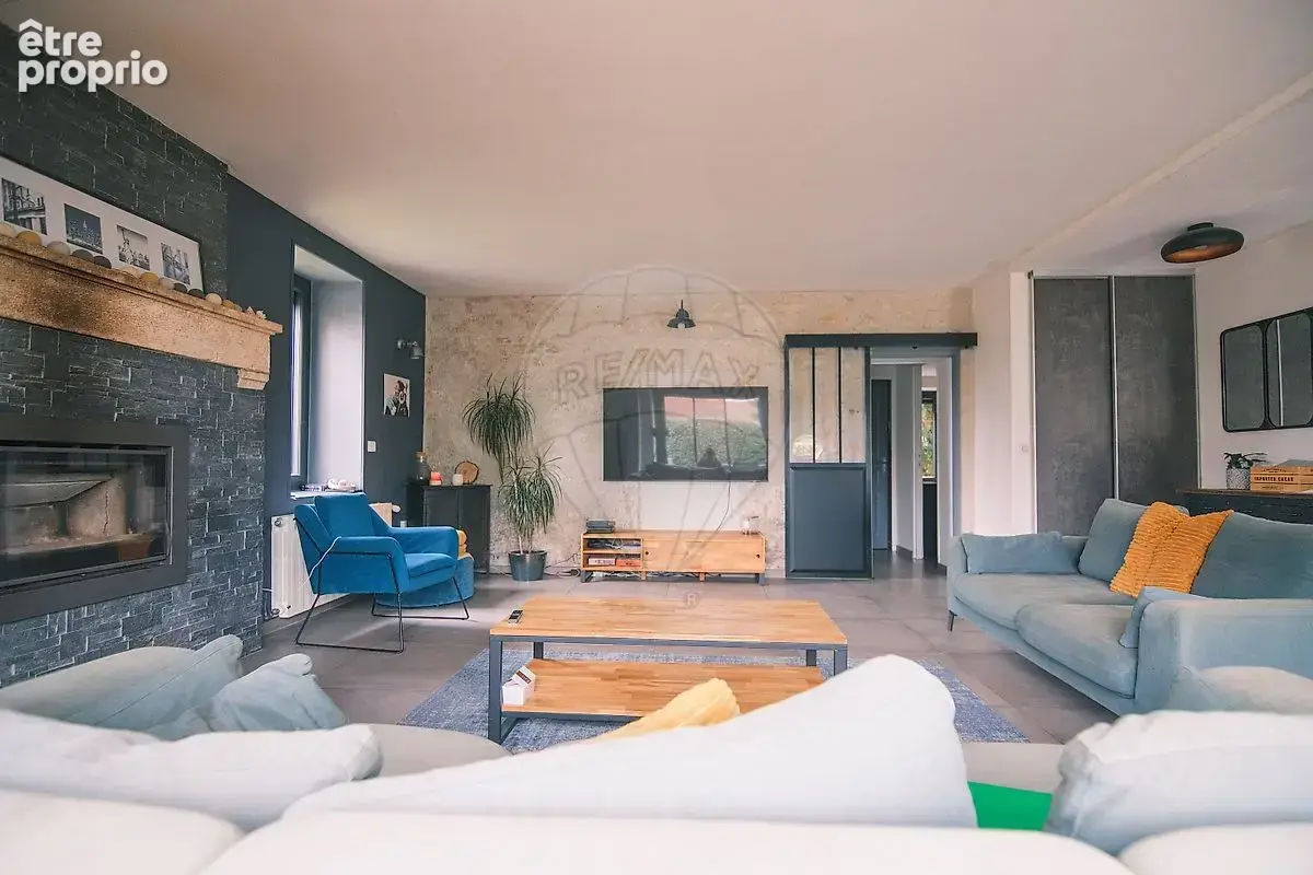 Photo Maison à La Charite-Sur-Loire au prix de 270 000€