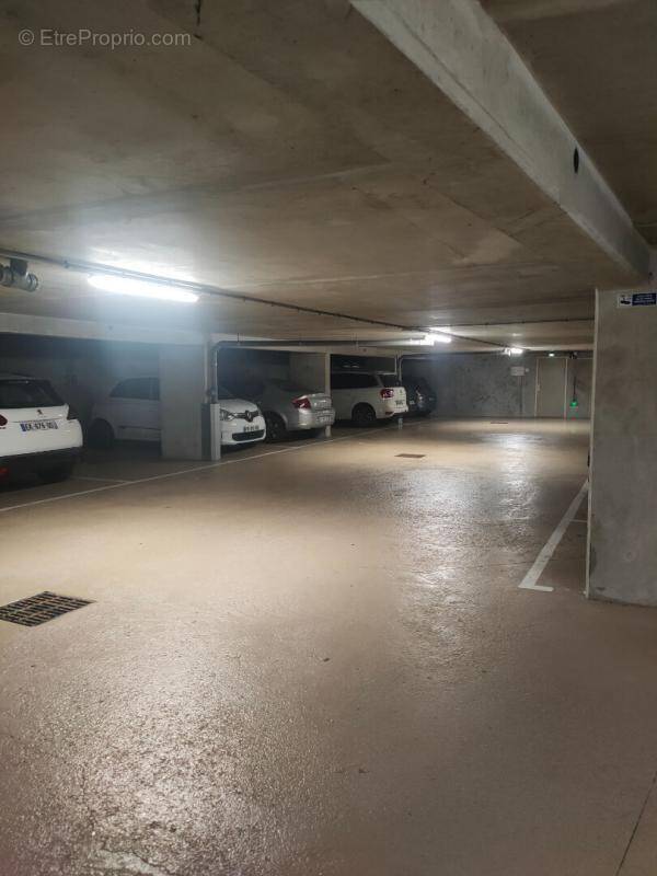 Parking à PARIS-13E