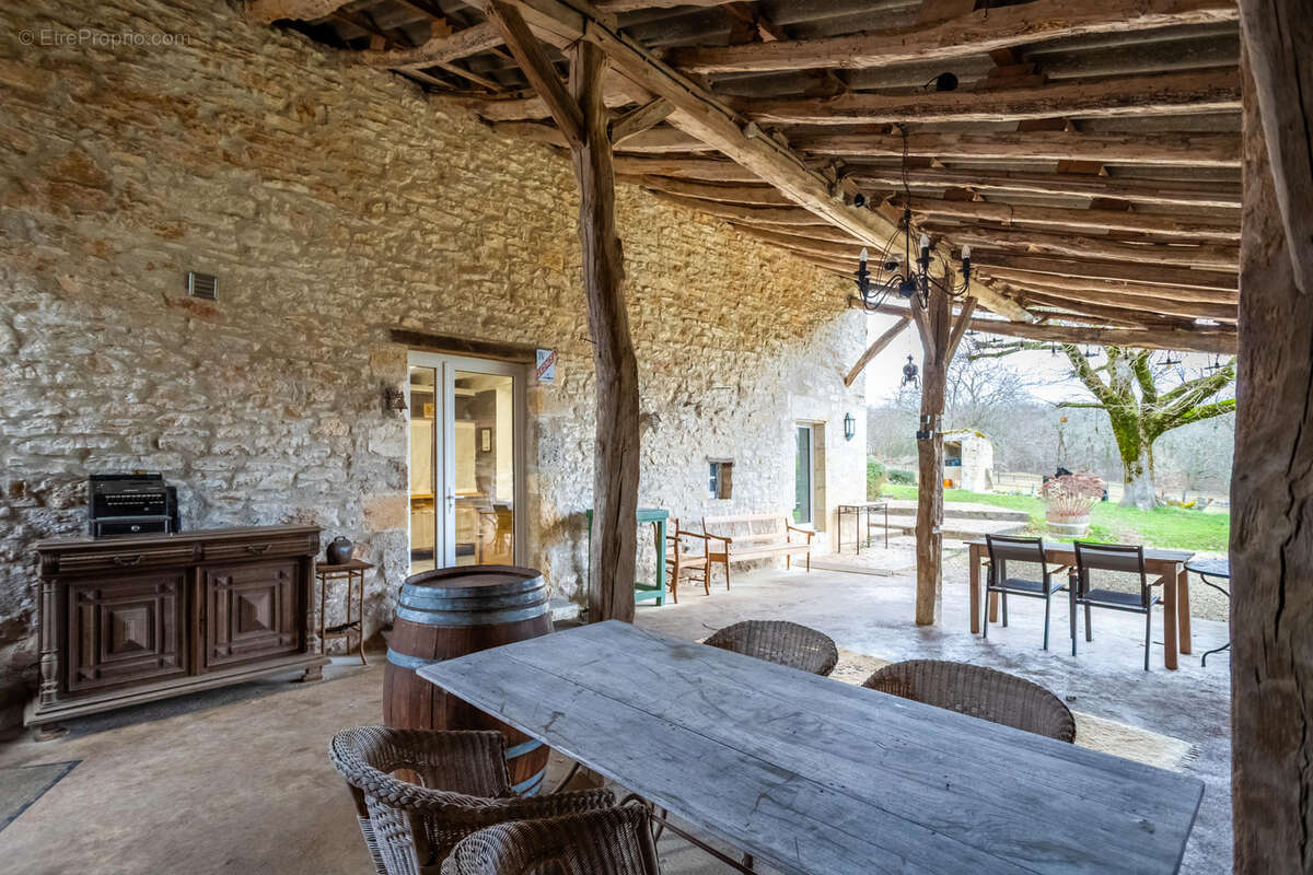 Propriété de campagne avec gîte, écuries et dépendances - photo 16