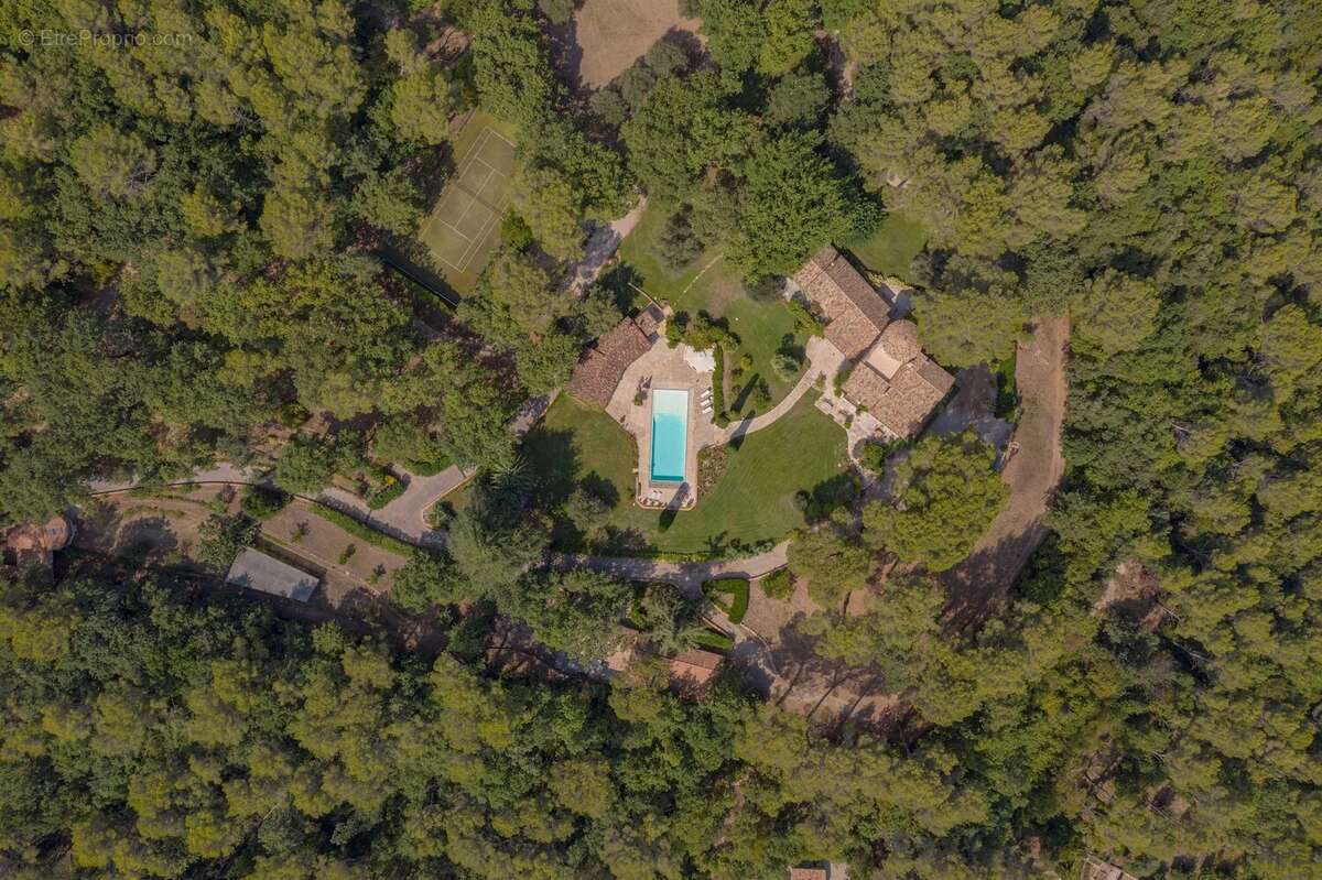 Maison à ROQUEFORT-LES-PINS