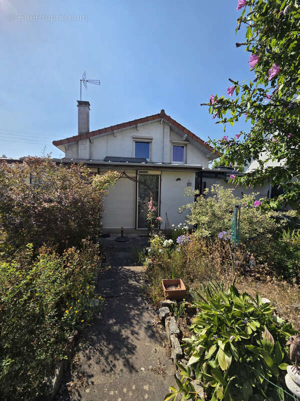 Maison à SAVIGNY-SUR-ORGE