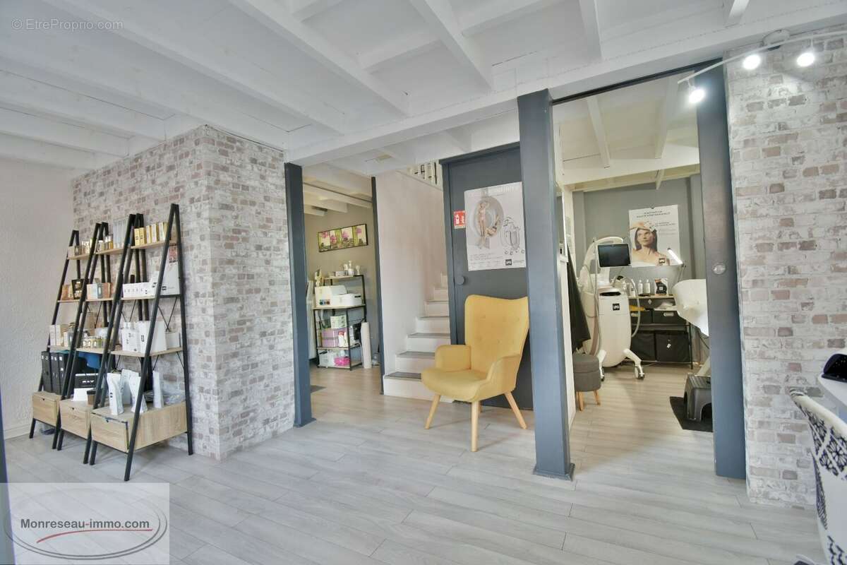 Commerce 60 m² à Le Cannet  - photo 2
