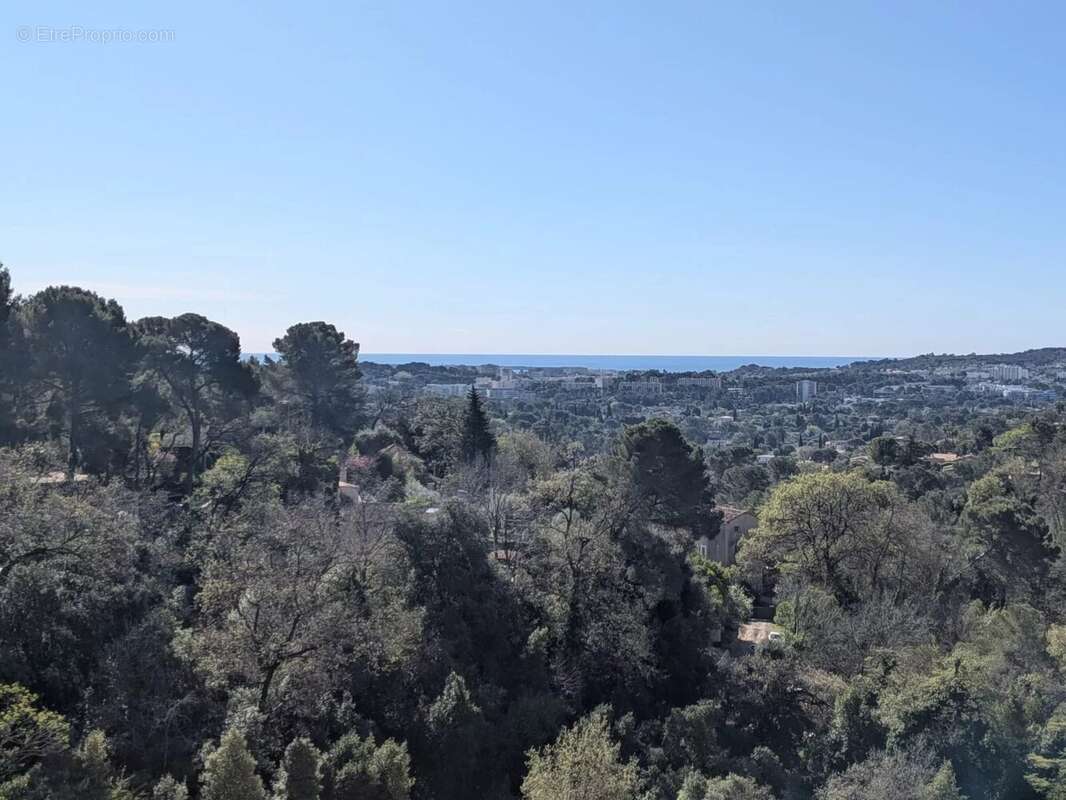 Appartement à MOUGINS