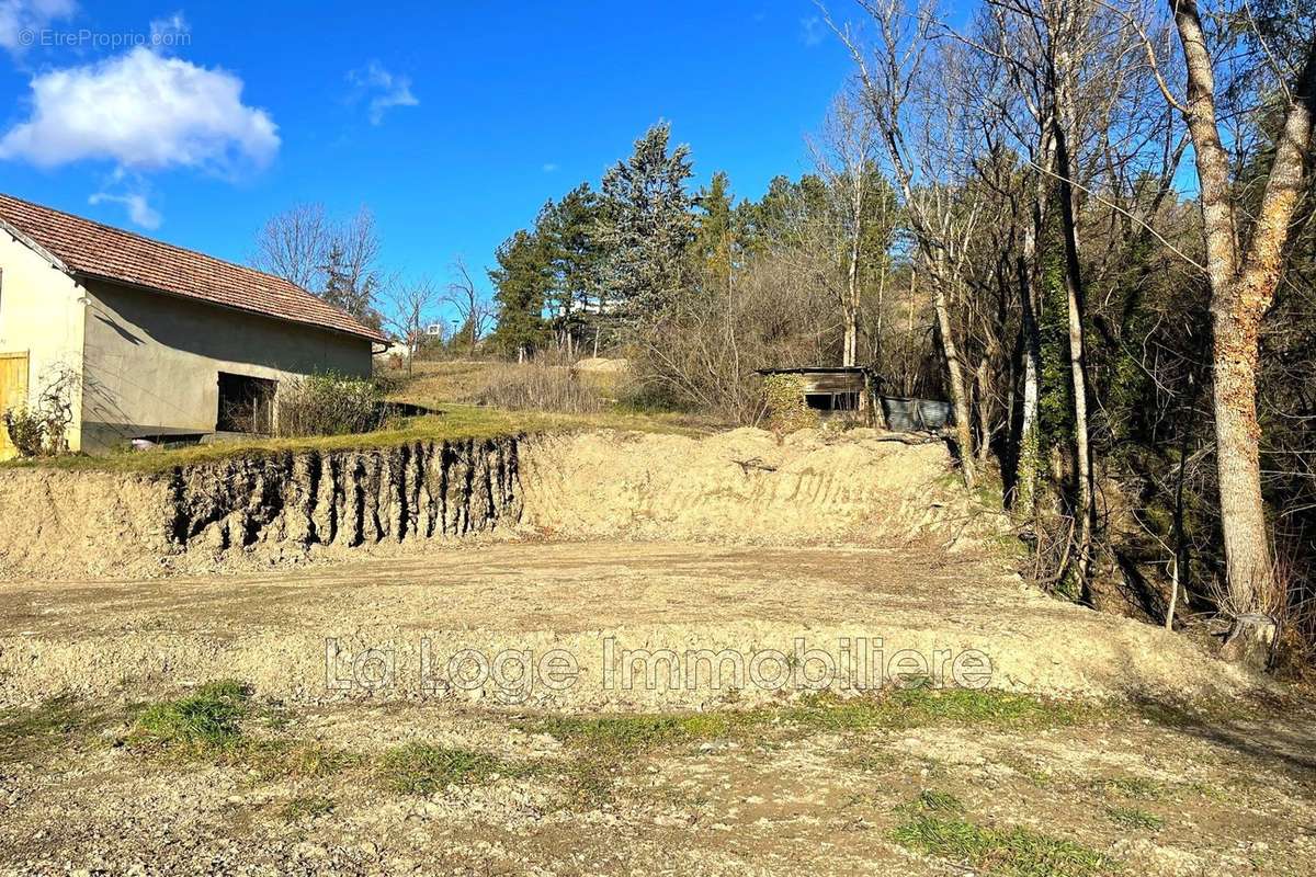 Terrain à CHATEAUVIEUX
