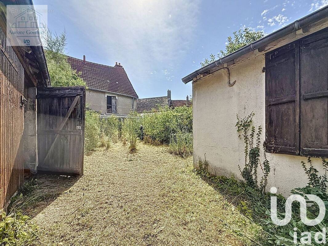 Photo 1 - Maison à SAINT-PIERRE-LE-MOUTIER