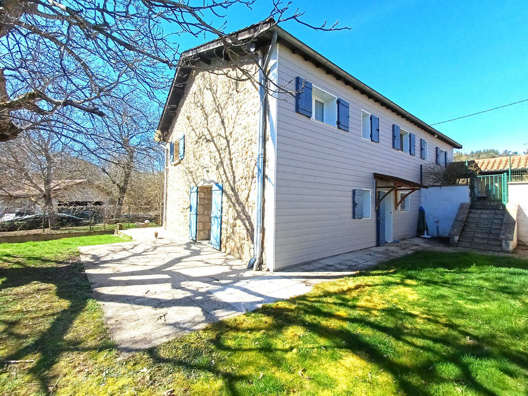 Maison à CRAPONNE-SUR-ARZON