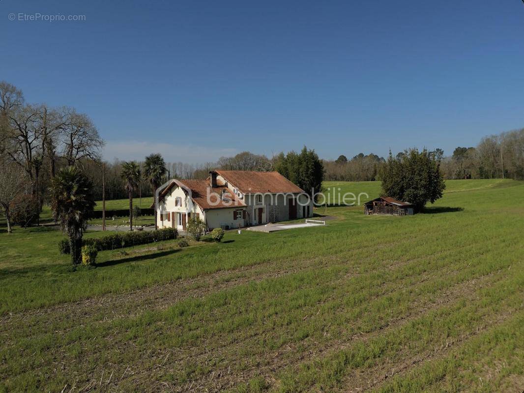 Maison à SAINT-GEOURS-DE-MAREMNE