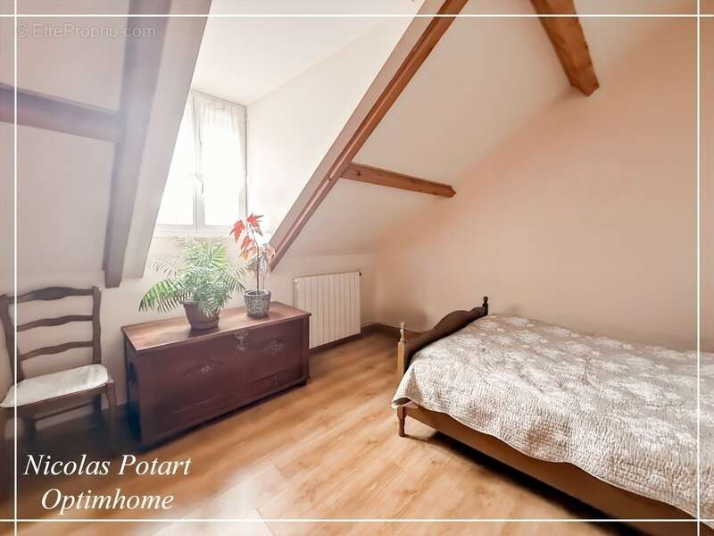 Maison de ville avec chambre au rez-de-chaussée, cour et garage - photo 14