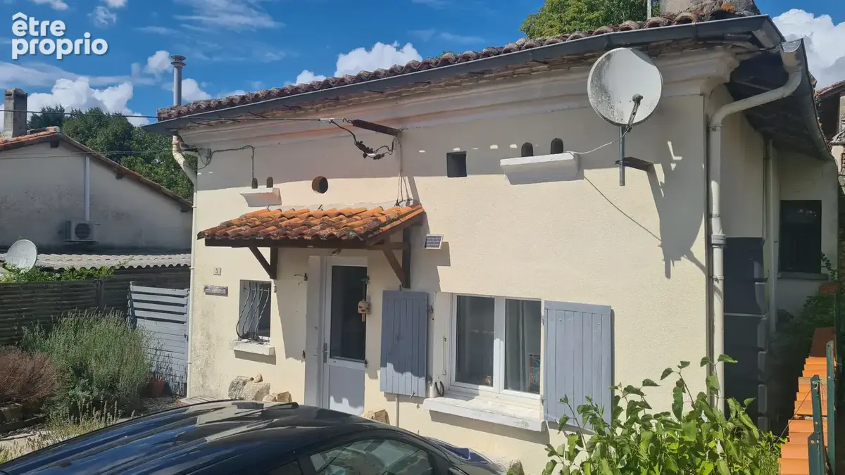facade - Maison à RIOUX-MARTIN
