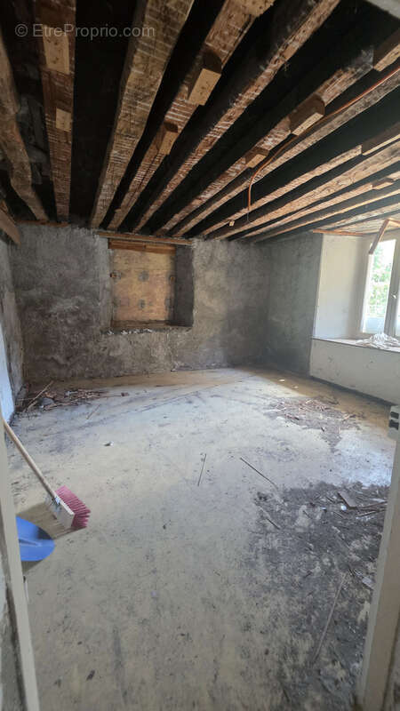 Sublime potentiel de rénovation pour cette maison de village mitoyenne - photo 2