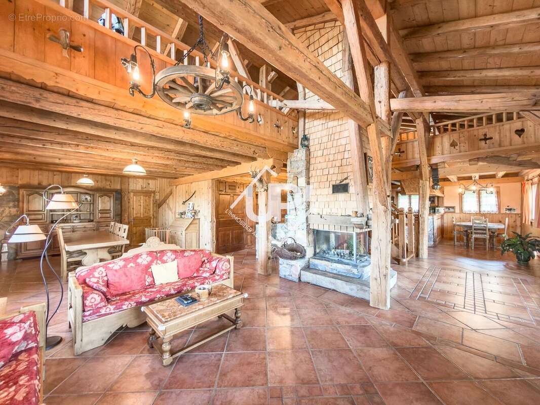 Maison à ARACHES-LA-FRASSE