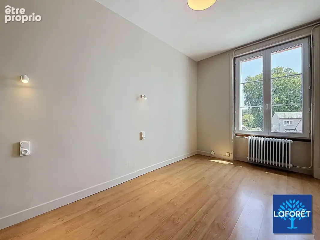 À seulement 10 minutes de Blois, laissez-vous séduire par cette maison pleine de charme. - photo 8