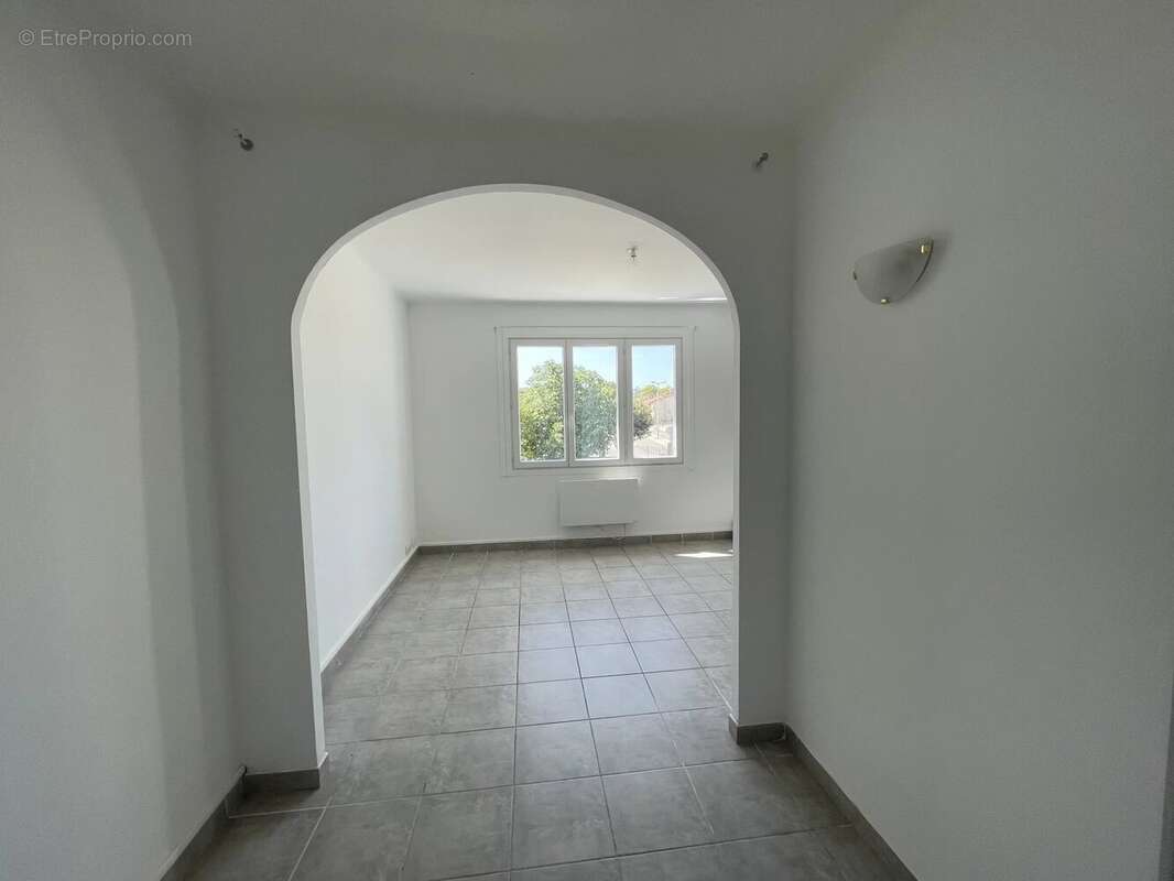 Appartement à LEZIGNAN-CORBIERES