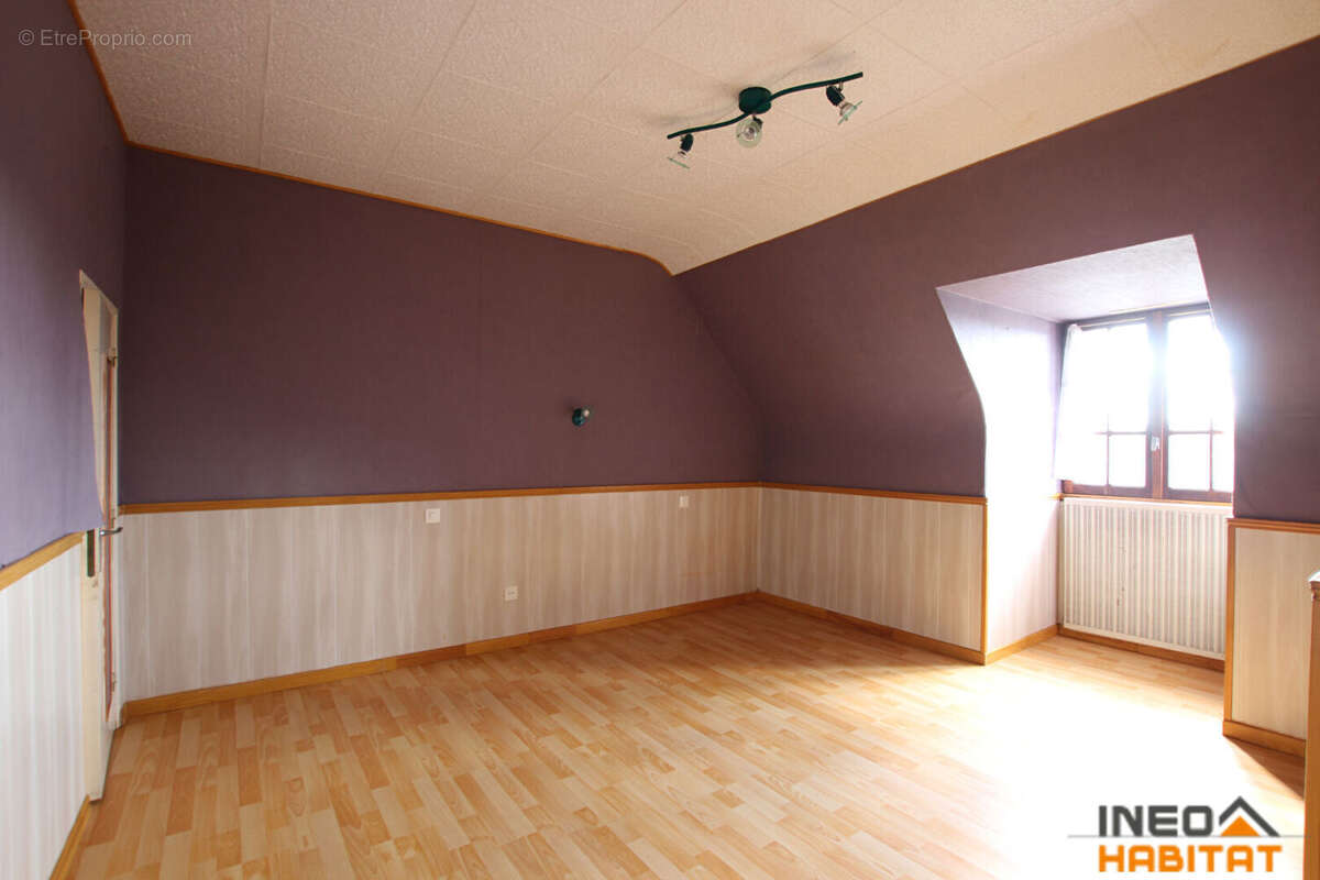 Maison à BOURG-DES-COMPTES