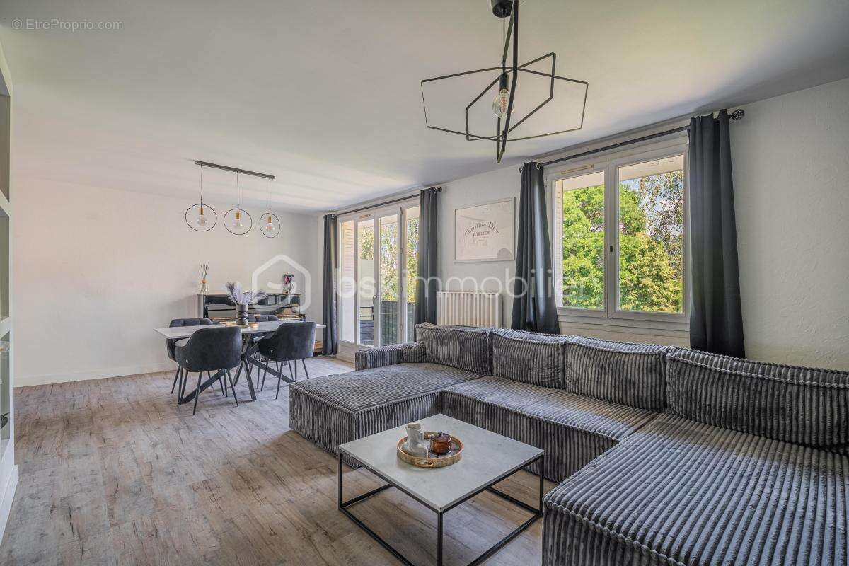 Appartement à LE PONT-DE-CLAIX