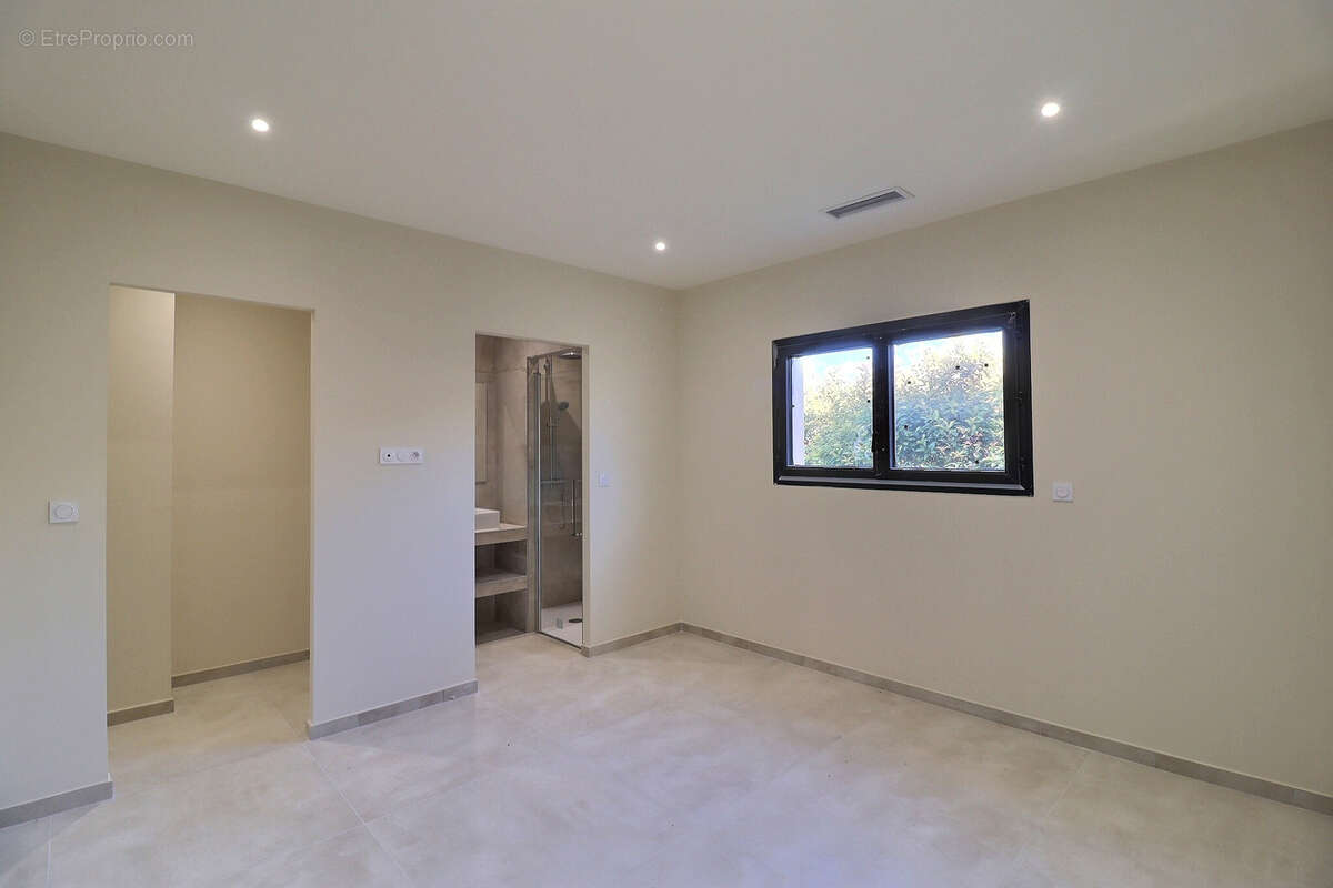 Maison à GALLARGUES-LE-MONTUEUX