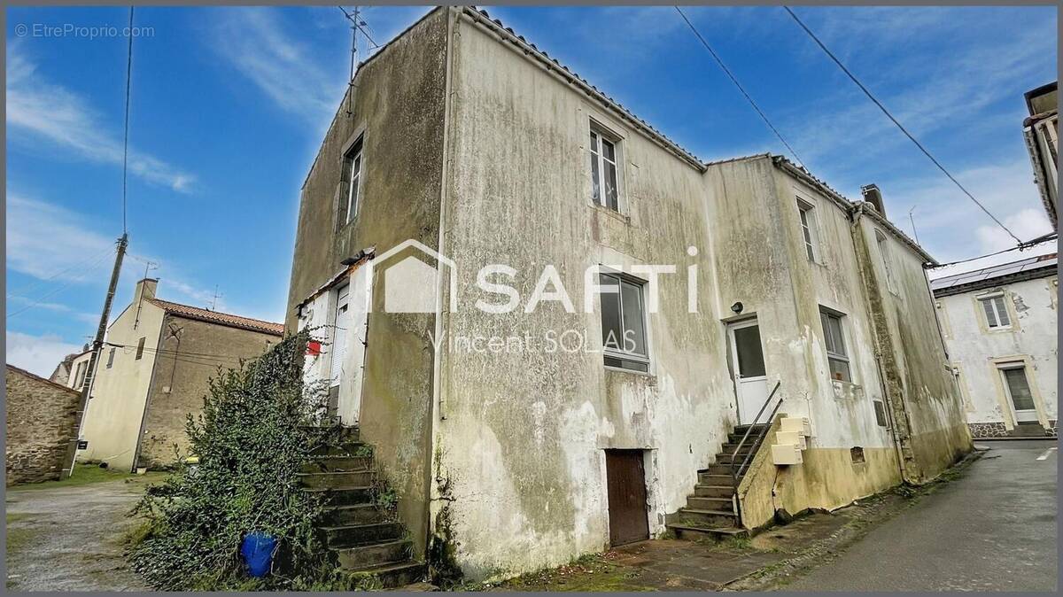Photo 1 - Maison à MOUTIERS-LES-MAUXFAITS