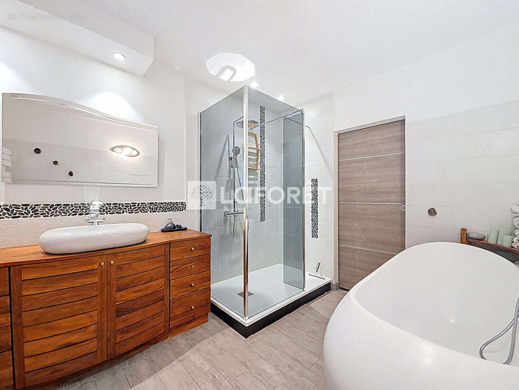 Maison à DOMPIERRE-SUR-VEYLE