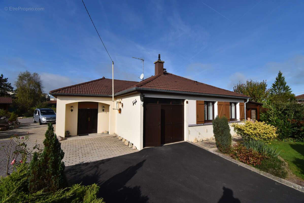 Maison à SAINT-LOUP-SUR-SEMOUSE