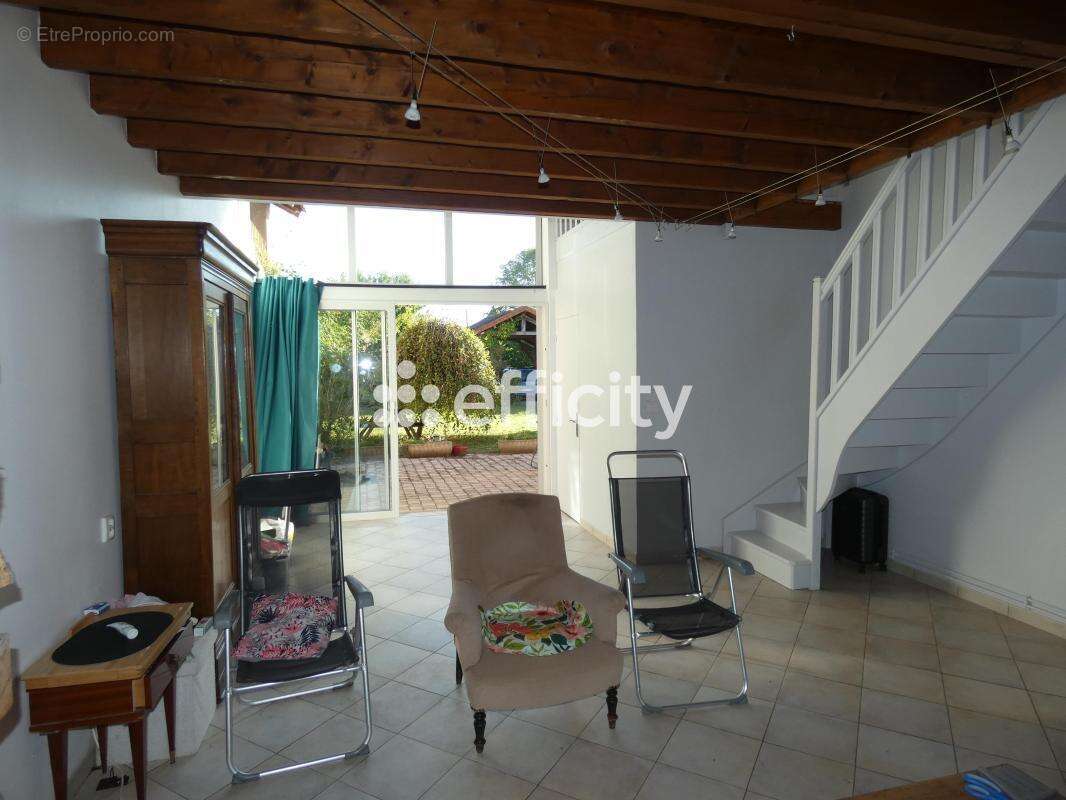 Maison 230 m² à Gannat  - photo 4