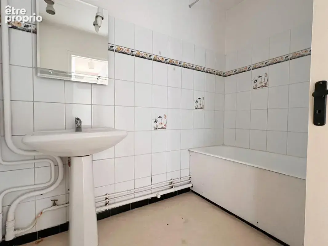Appartement - Le Mans - BOLLEE - T2 - 52 m² - photo 8