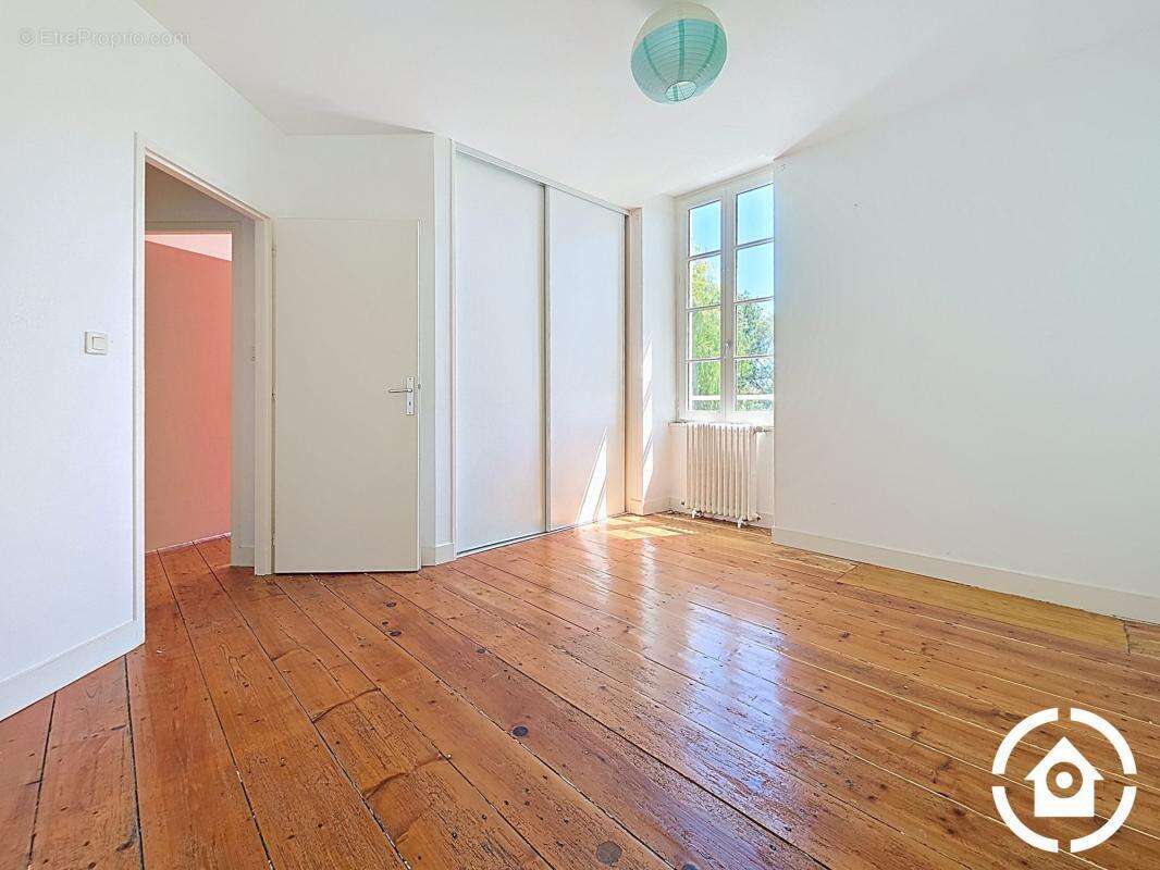 Belle maison de caractère au coeur de Gensac La Pallue - photo 16